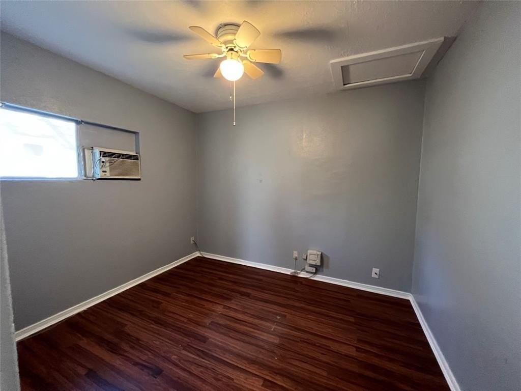 1315 Panhandle St - Photo 6 of 14