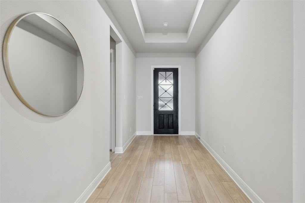 7749 Pondview Ln - Photo 6 of 30