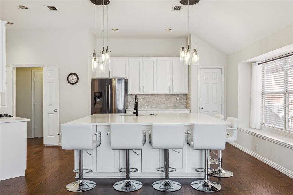 4021 Appleton Ln - Photo 7 of 25