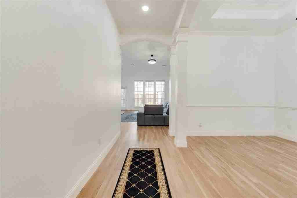 2314 Barret Dr - Photo 4 of 25