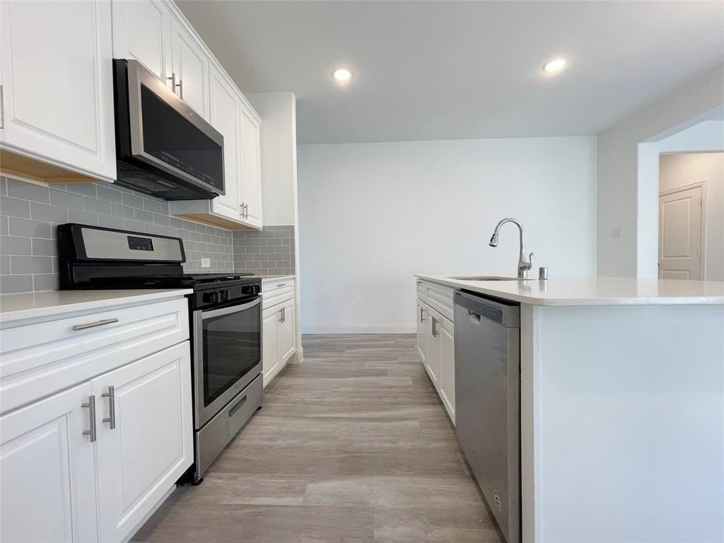 425 Camille Xing - Photo 4 of 20