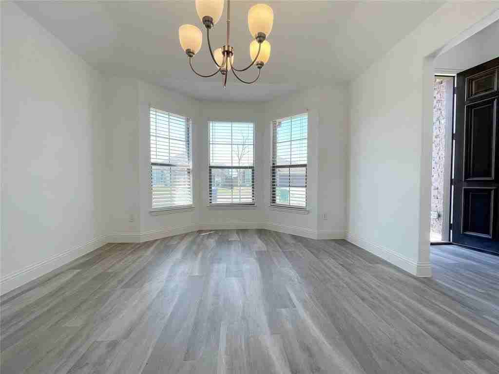 425 Camille Xing - Photo 5 of 20