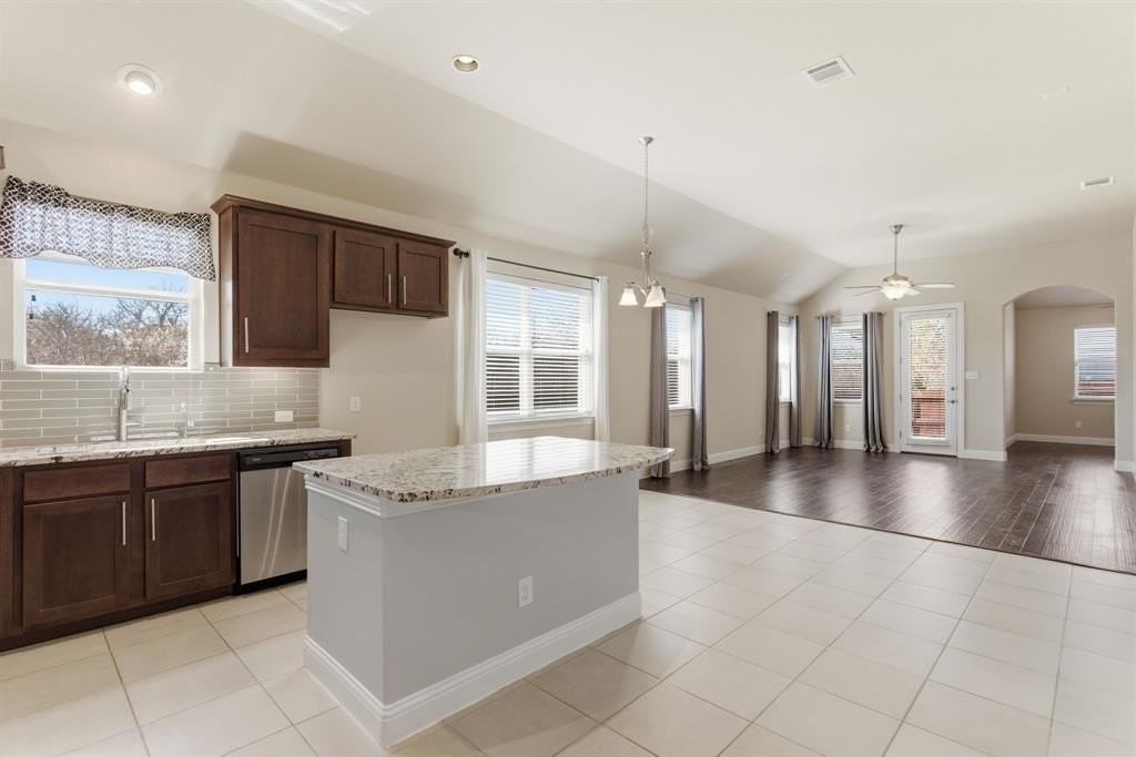 13019 Lanier Dr - Photo 6 of 25