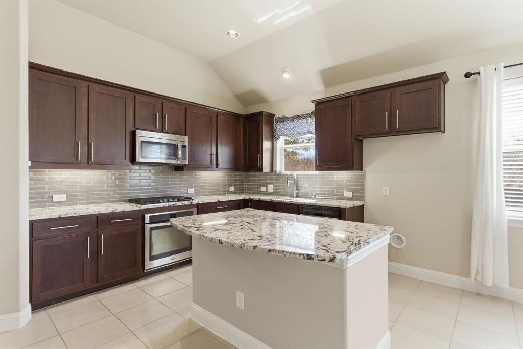 13019 Lanier Dr - Photo 7 of 25