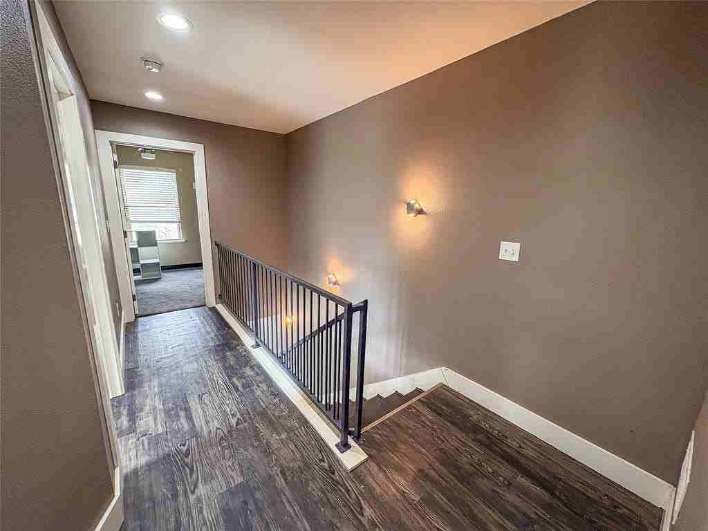 301 E Brockett St #100 - Photo 7 of 18