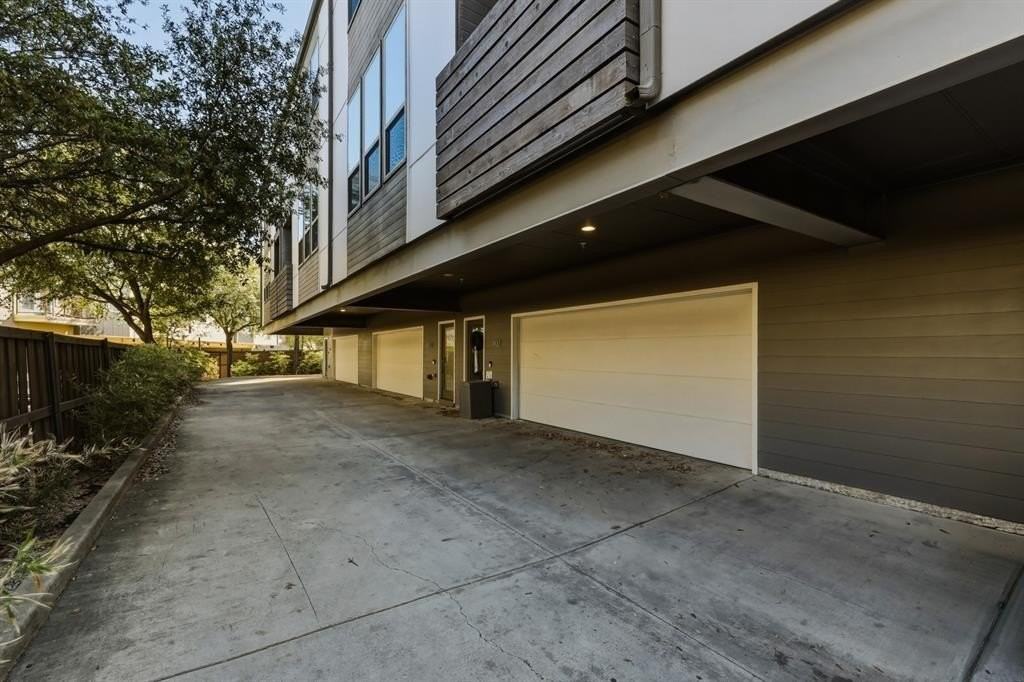 5734 Oram St #103 - Photo 3 of 40