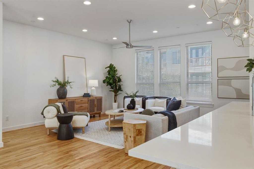 5734 Oram St #103 - Photo 6 of 40