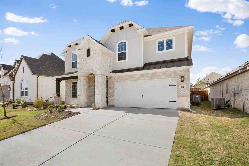 912 Alberta - Photo 3 of 35