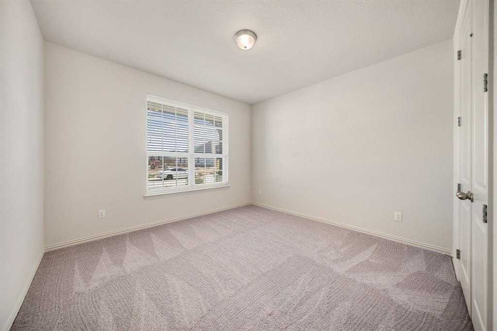 912 Alberta - Photo 7 of 35