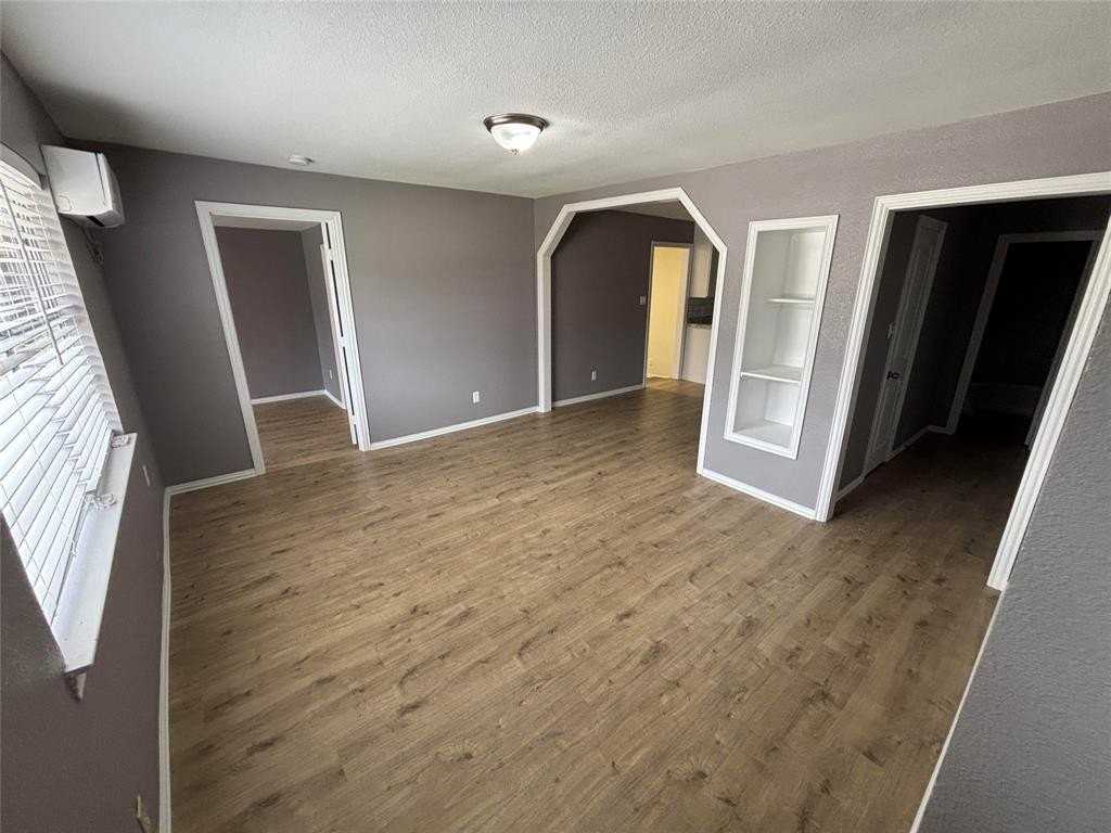 2705 Belzise Ter - Photo 2 of 14