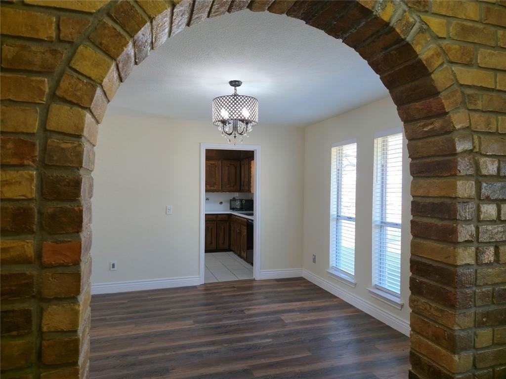 2021 Aliso Rd - Photo 6 of 40