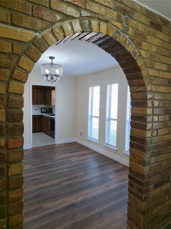 2021 Aliso Rd - Photo 7 of 40