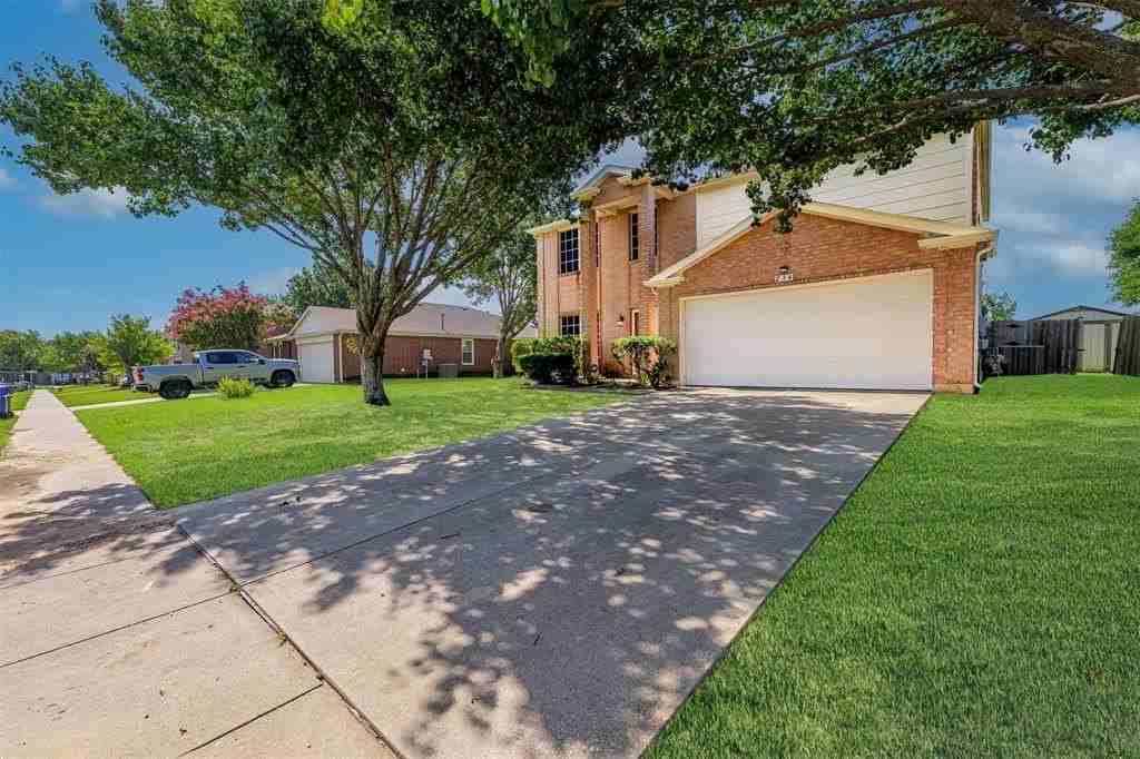 234 Baylor Dr - Photo 2 of 20