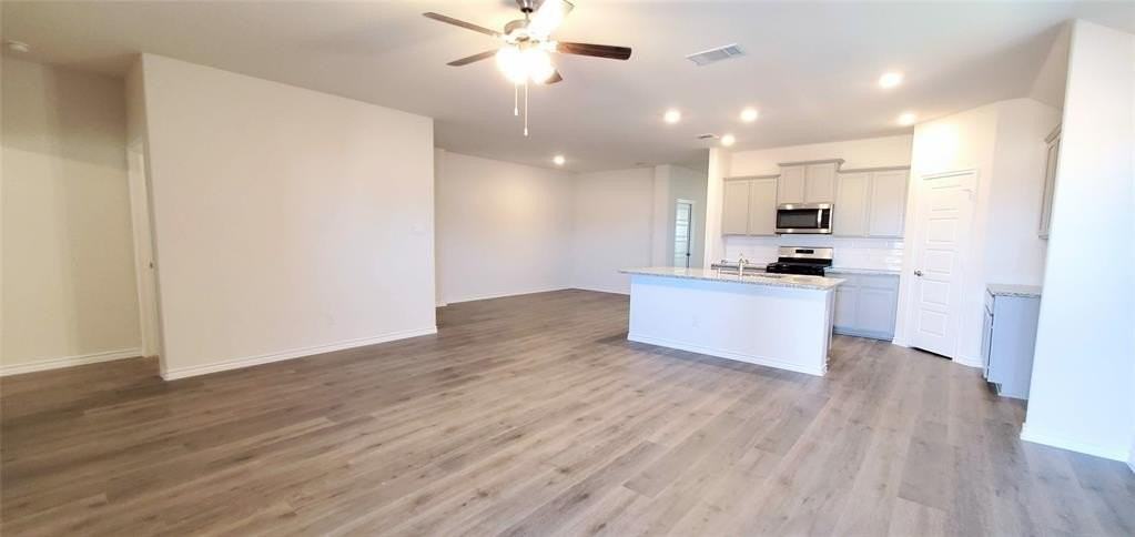 808 Marigold St - Photo 3 of 25