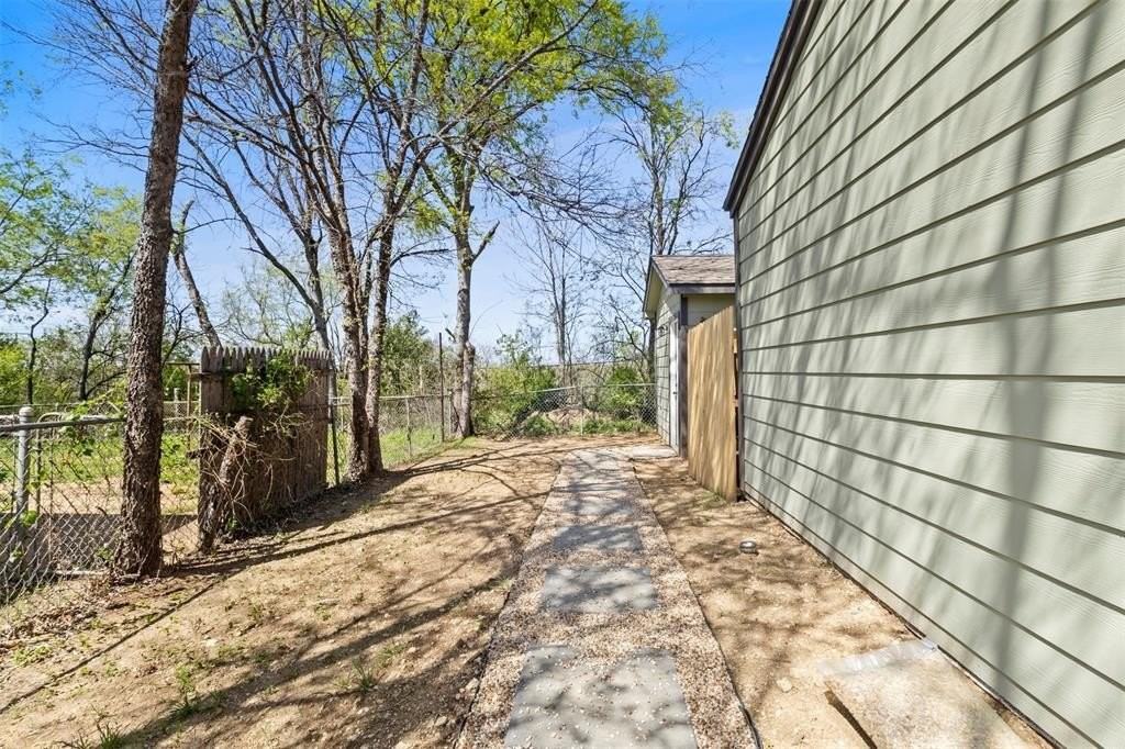 2409 Shropshire St #B - Photo 6 of 6