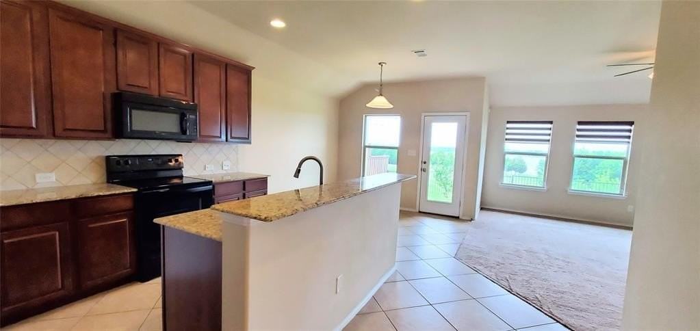 2832 Cresent Lake Dr - Photo 4 of 12