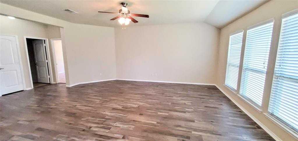 925 Westfield Dr - Photo 7 of 15