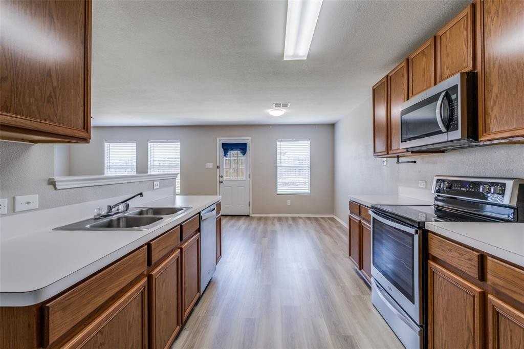 1122 Augustin Dr - Photo 5 of 12