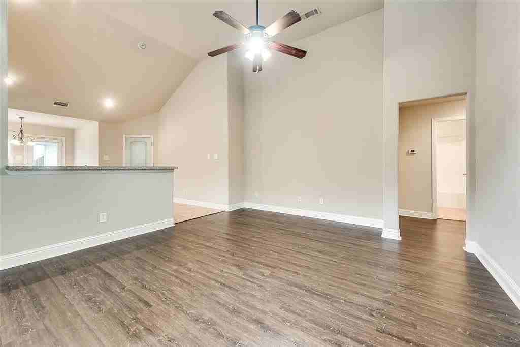 1613 Applegate Way - Photo 3 of 16