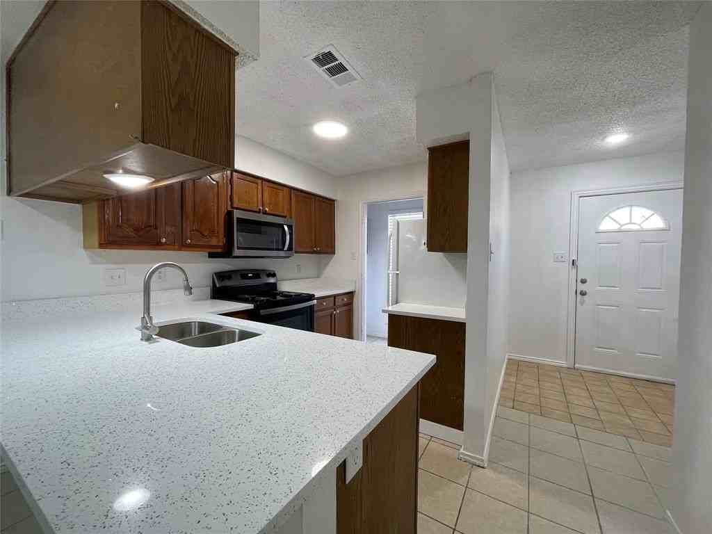 1404 Shufford St - Photo 2 of 26