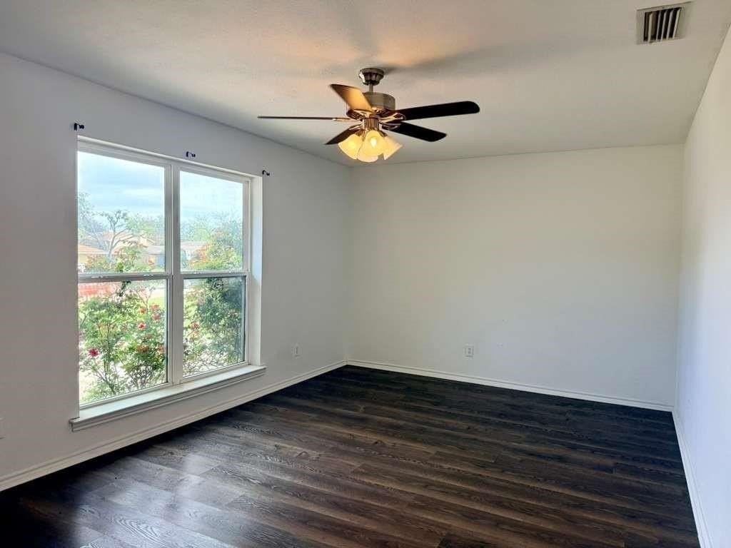 1805 Bristol Cv #1805 - Photo 3 of 17