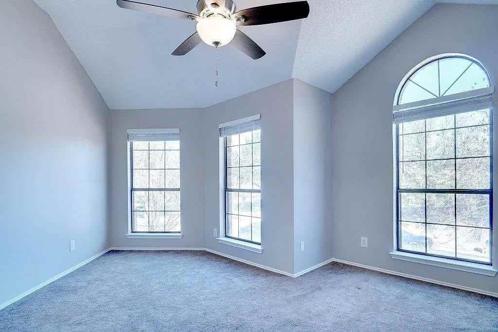 1400 Paintbrush St - Photo 4 of 13