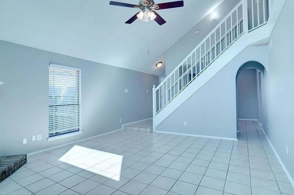 1400 Paintbrush St - Photo 5 of 13