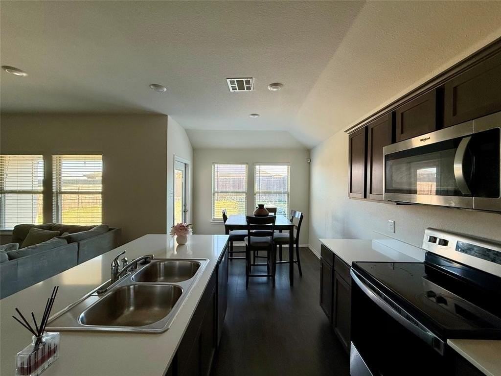 3014 Saddleback Way - Photo 5 of 16