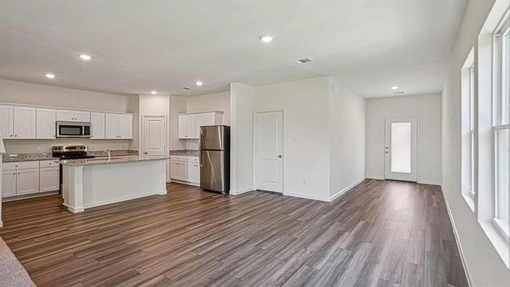 6076 Mojave Dr - Photo 5 of 12