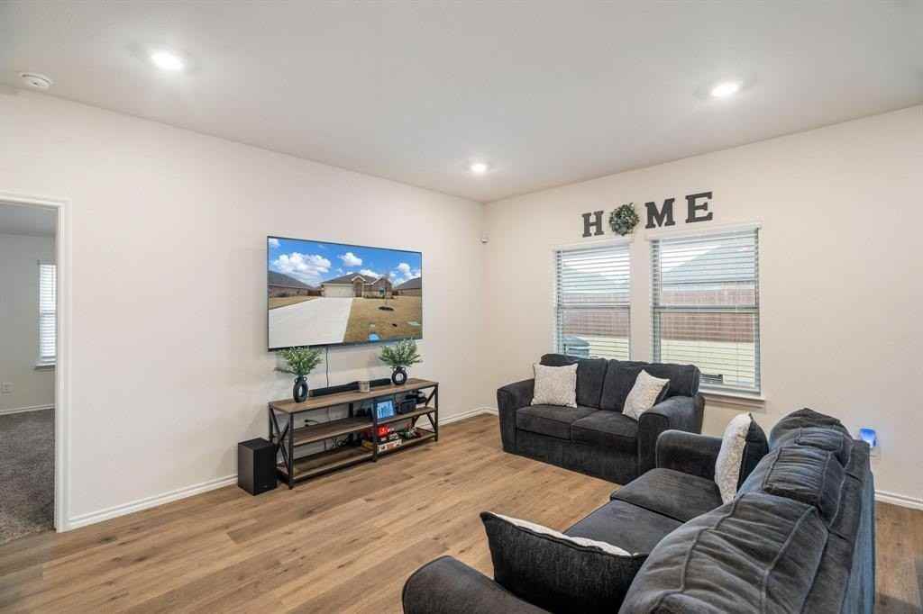 1620 Knoll Crest Dr - Photo 7 of 26