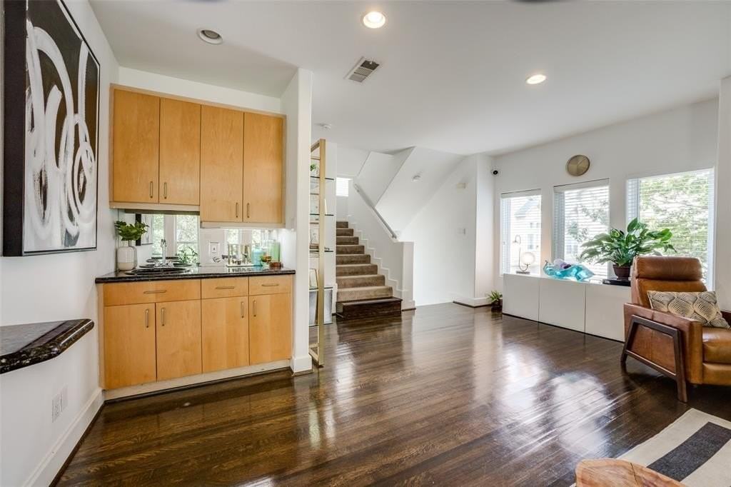 3545 Wheeler St - Photo 4 of 27