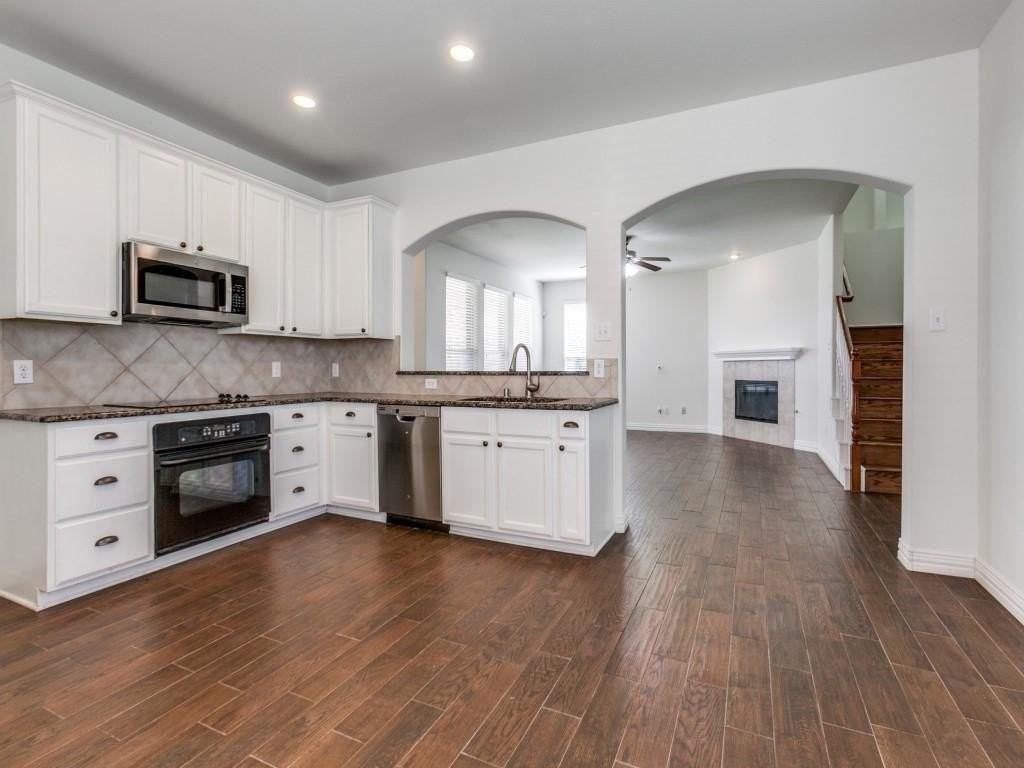 12110 Gonzales Dr - Photo 3 of 14