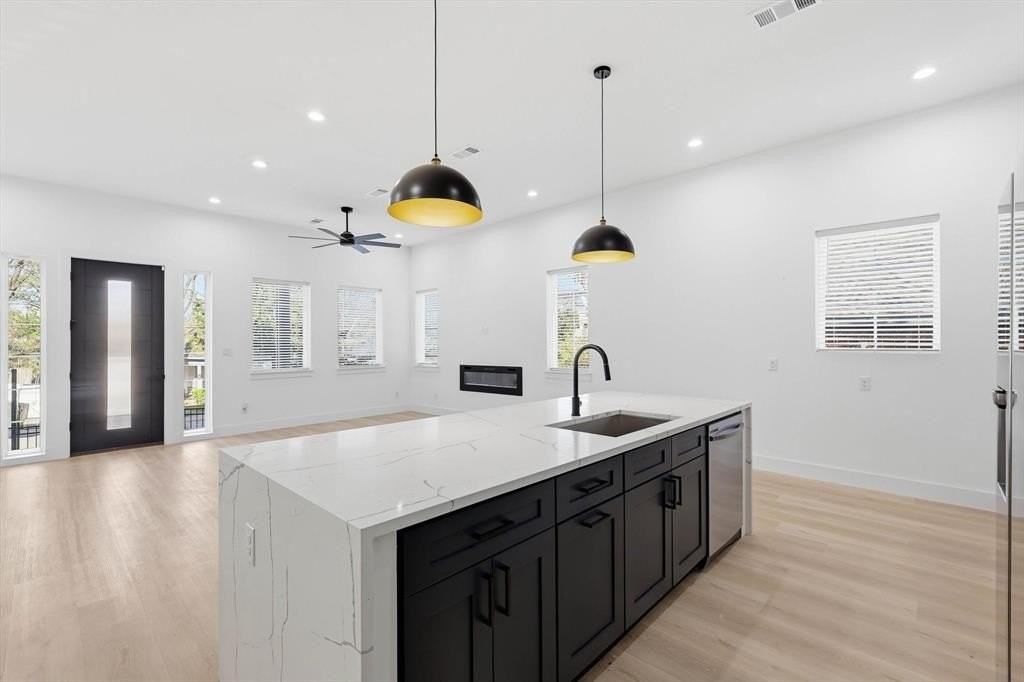 324 N Patton Ave - Photo 6 of 32
