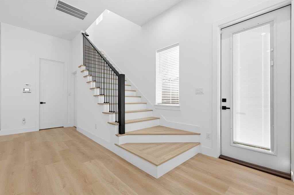 324 N Patton Ave - Photo 7 of 32
