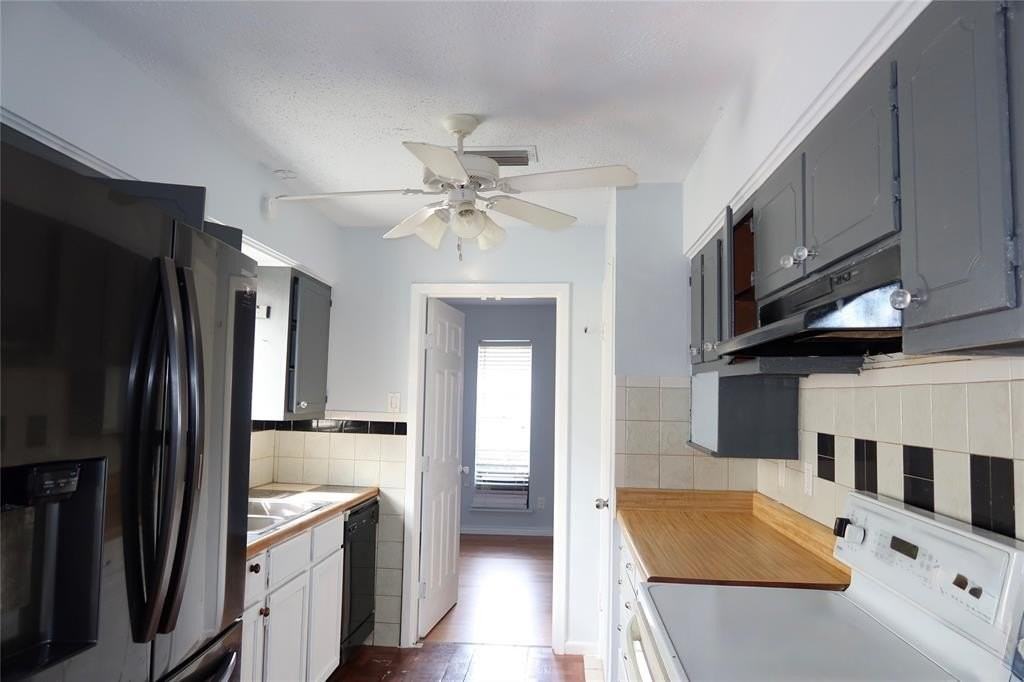 3310 O Henry Dr - Photo 3 of 13