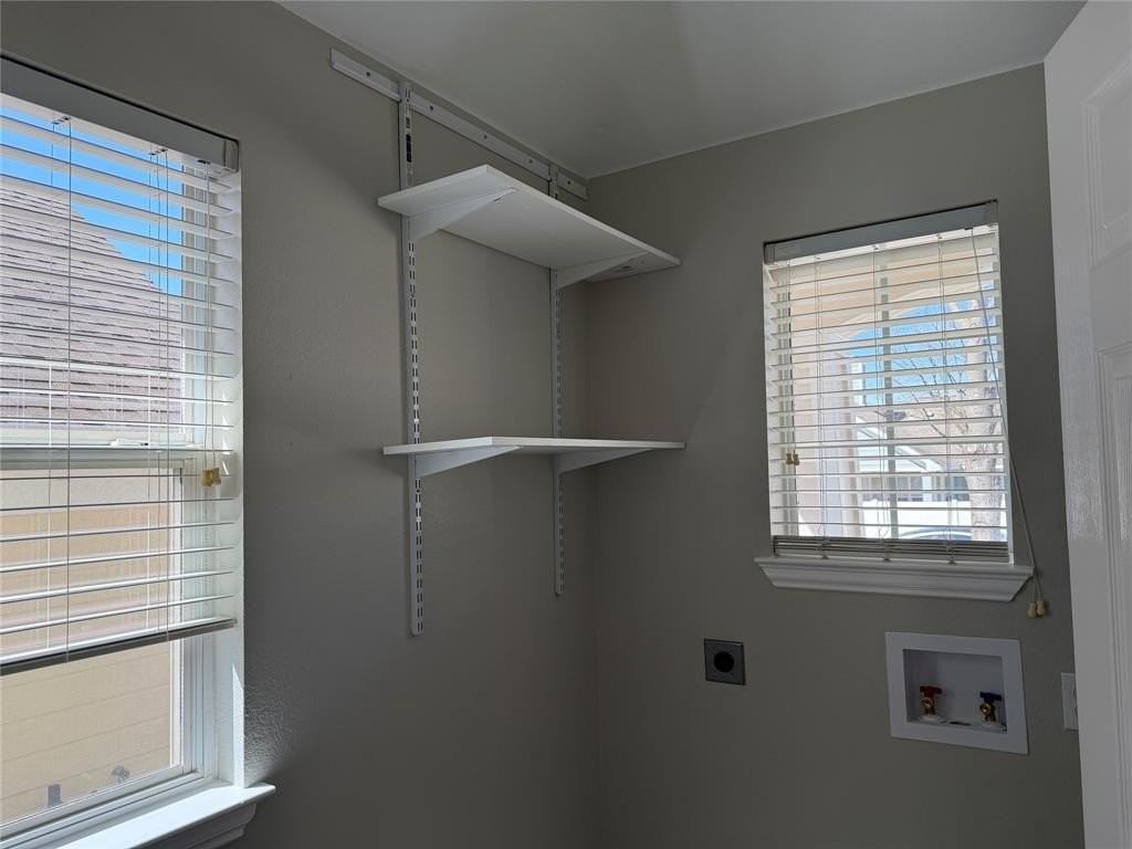 523 Hilltop Dr - Photo 6 of 30