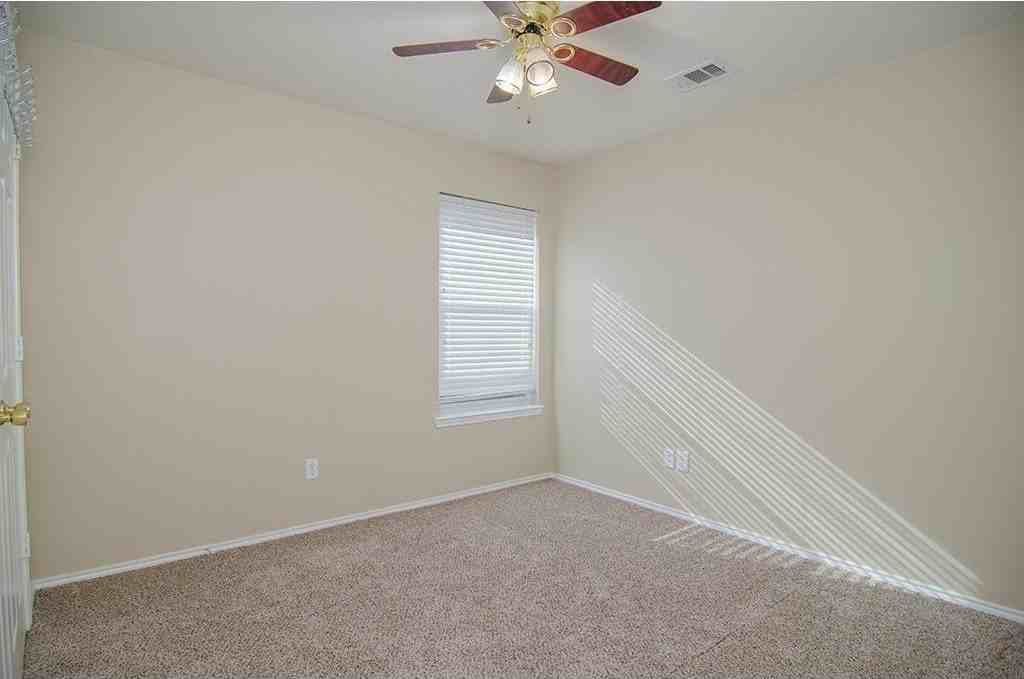 13109 Fieldstone Rd - Photo 3 of 25