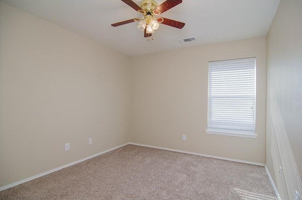 13109 Fieldstone Rd - Photo 4 of 25