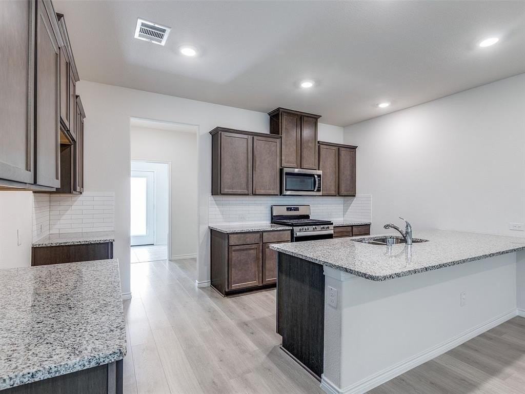 2836 Franklin Dr - Photo 3 of 25