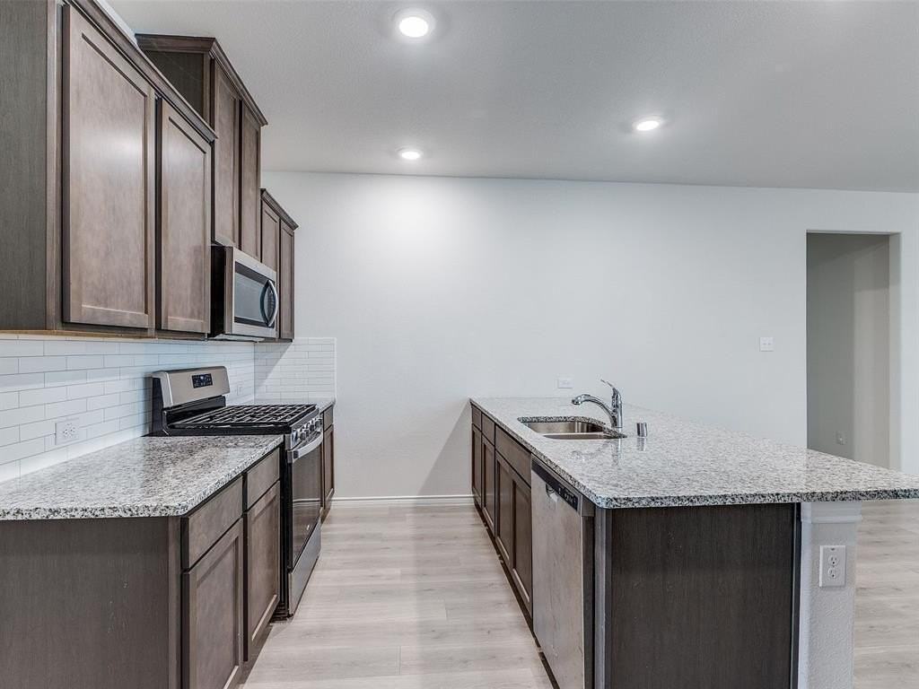 2836 Franklin Dr - Photo 4 of 25