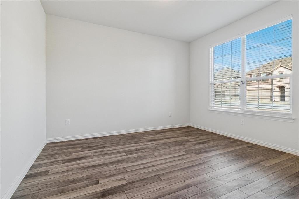 235 Hadley Ln - Photo 3 of 25