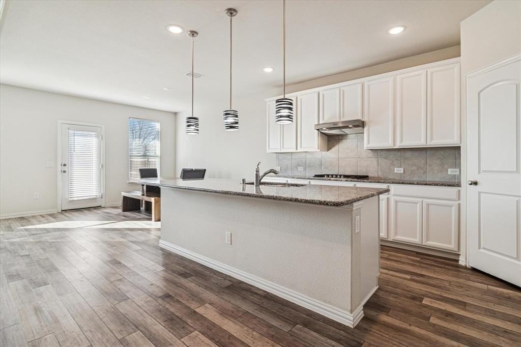 235 Hadley Ln - Photo 6 of 25