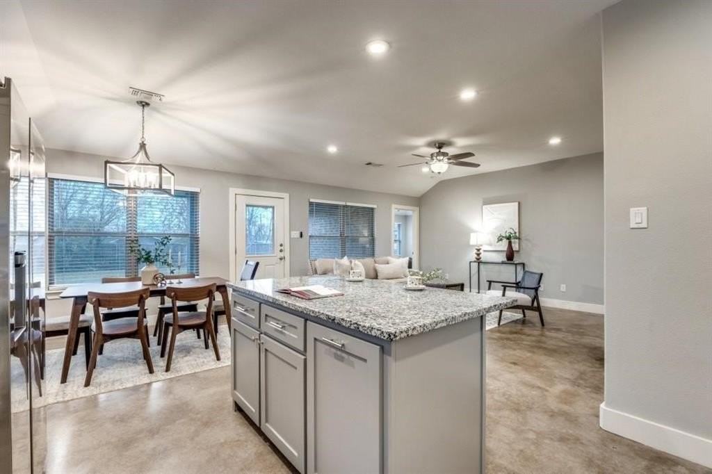 2205 N Hickory St - Photo 7 of 25