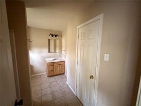 1126 W Hunt St - Photo 1 of 1