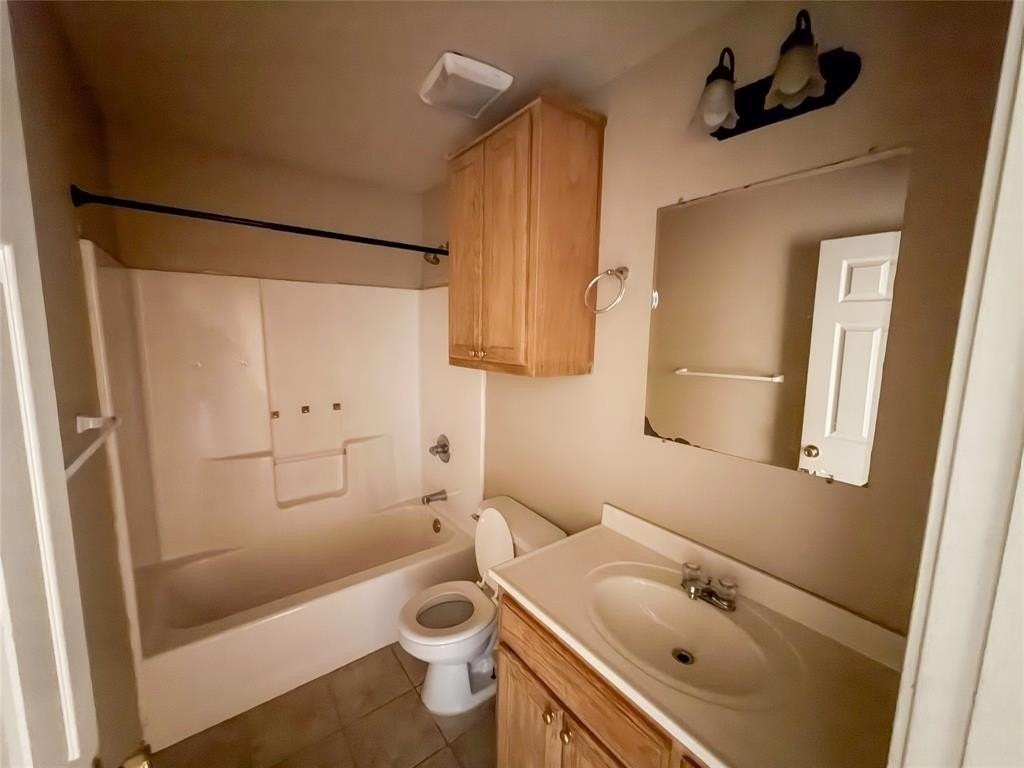 1126 W Hunt St - Photo 6 of 10