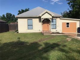 featured image of 105 S 3rd St