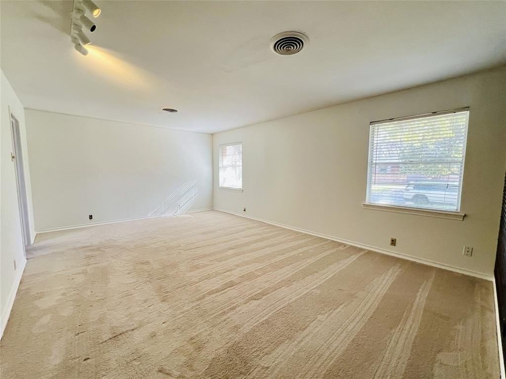 8715 Labron Ave - Photo 6 of 29