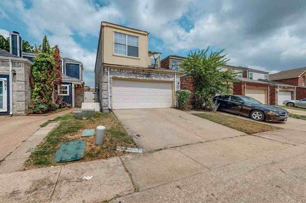 919 Fairbanks Cir - Photo 4 of 38