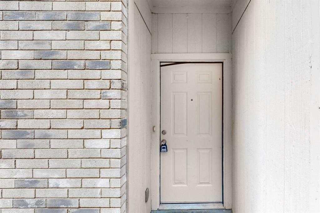 919 Fairbanks Cir - Photo 6 of 38