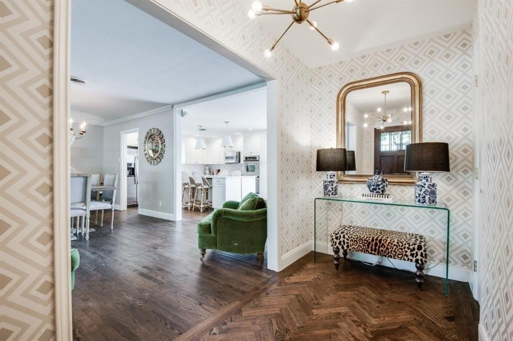 9206 Northpoint Dr - Photo 4 of 24